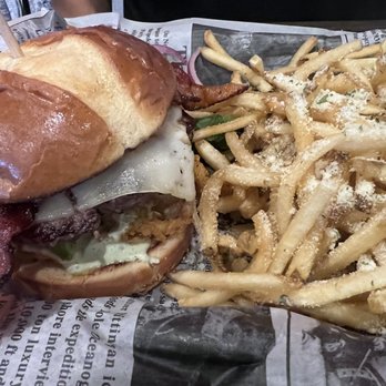 PersNIKKIty's Cafe - Burger and fries. - Juice Bars & Smoothies Near Me - Show Low, Arizona
