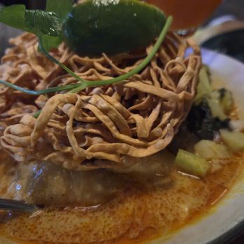 Kin Len Thai Night Bites - Kow soi with chicken - Thai Near Me - Seattle, Washington Kin Len Thai Night Bites - Kow soi with chicken - Thai Near Me - Seattle, Washington