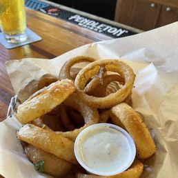 Beer-Battered Onion Rings Beer-Battered Onion Rings