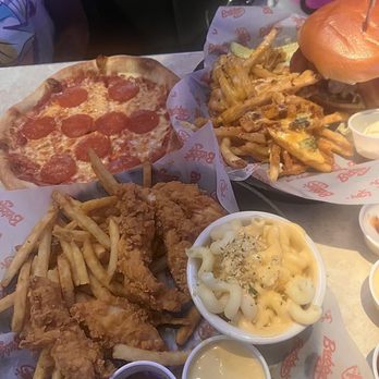 Bubba's 33 - Bubba's Bacon Cheeseburger* Chicken Tender Dinner - Pizza Near Me - Glen Burnie, Maryland