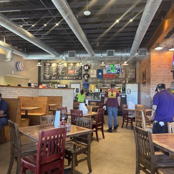 B&B Smokehouse - Barbeque Near Me - San Antonio, Texas