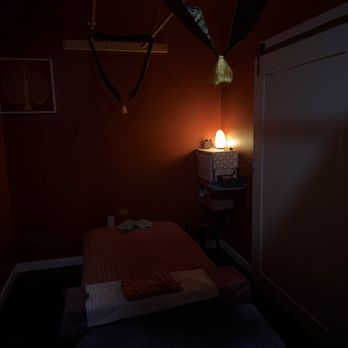 Healing Thai Spa - Massage room - Massage Therapy Near Me - Dorchester, Massachusetts