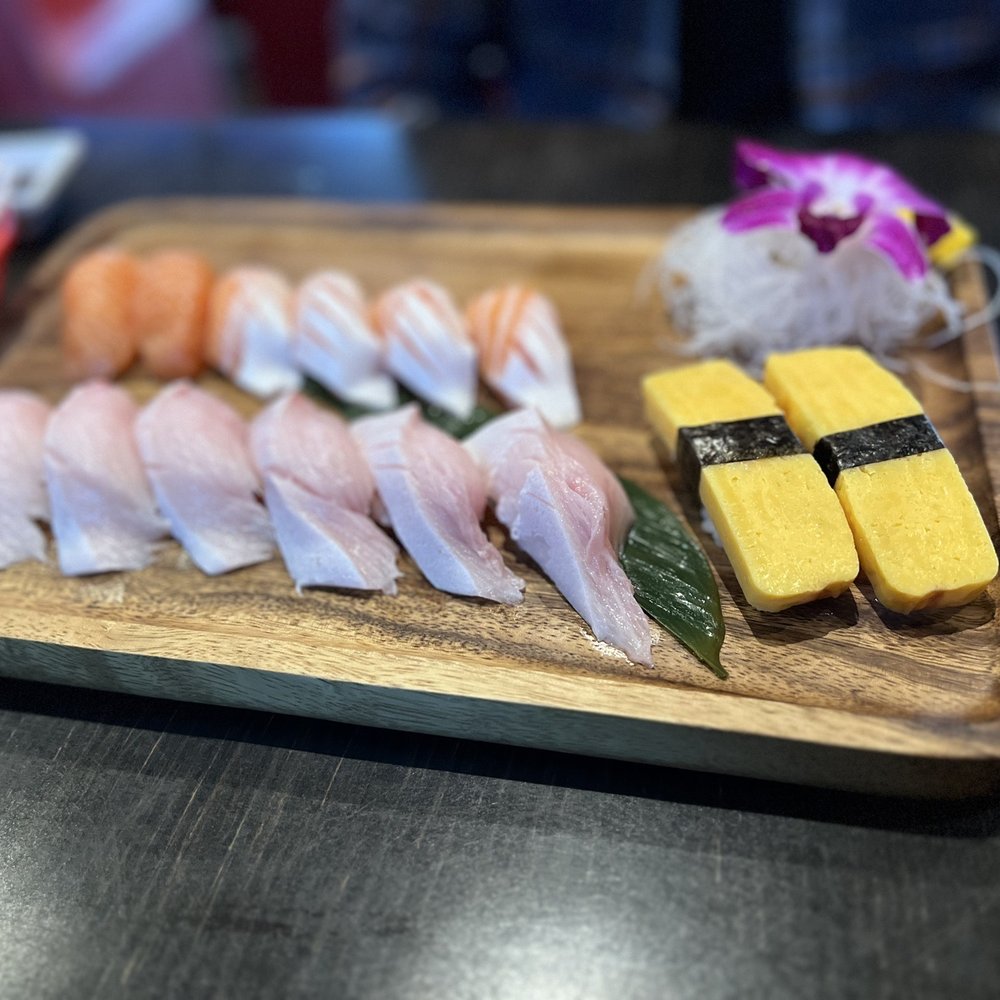 Hoshi Sushi - Salmon, Yellowtail, Tamago - Sushi Bars Near Me - Fullerton, California