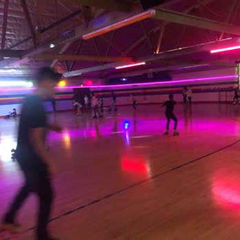 Fleetwood Roller Rink - Skating Rinks Near Me - Summit, Illinois Fleetwood Roller Rink - Skating Rinks Near Me - Summit, Illinois