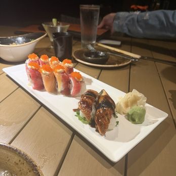 Japengo - Sunset roll, eel nigiri - Asian Fusion Near Me - Lahaina, Hawaii