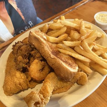 The Galley - Seafood platter - Breakfast & Brunch Near Me - Morgan City, Louisiana The Galley - Seafood platter - Breakfast & Brunch Near Me - Morgan City, Louisiana