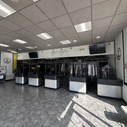 ZIPS Cleaners - Come in and get out.