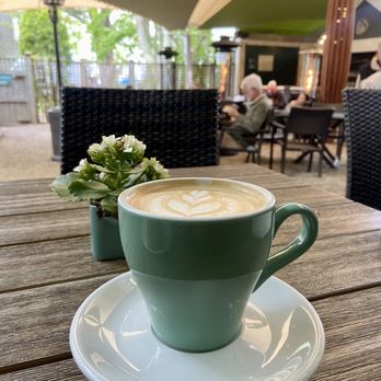 Behind The Bookstore - Coffee & Tea Near Me - Edgartown, Massachusetts