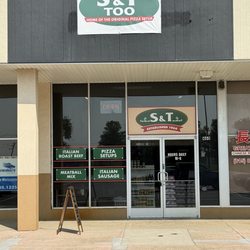 S&T Too Pizza - Entrance