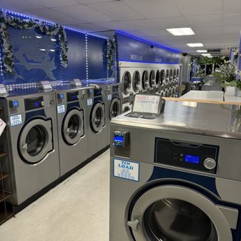 The Wild Swan Laundry - Multiple size washers and large efficient dryers in the warmly decorated Wild Swan Laundry. - Laundromat Near Me - Pasadena, California The Wild Swan Laundry - Multiple size washers and large efficient dryers in the warmly decorated Wild Swan Laundry. - Laundromat Near Me - Pasadena, California