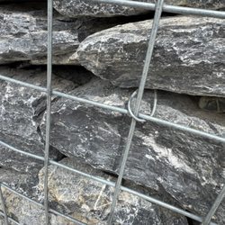 Columbia Icefield Skywalk - Boulder wall