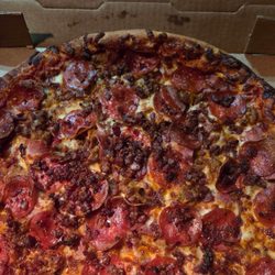 Roma Pizza & Pasta - Burnt pizza unacceptable and they will not refund your pizza and they will steal from you