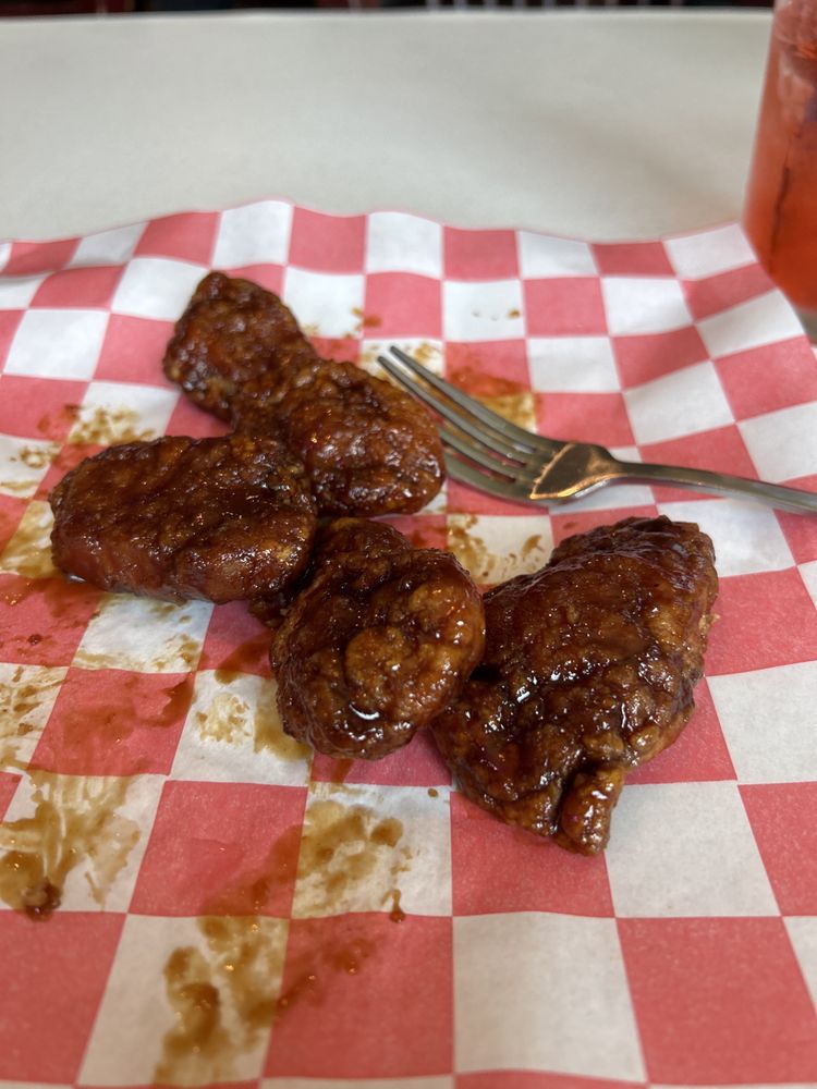 LAKESIDE TAVERN Updated September 2024 20 Photos & 17 Reviews 331