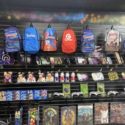 Stop N Smoke - Backpacks, detoxes, slides, exotic treats, trays, posters, smoke buddies
