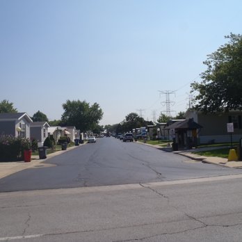 Smith Mobile Home Park - Mobile Home Parks Near Me - Blue Island, Illinois