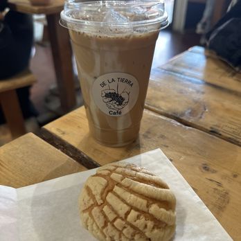 De La Tierra Cafe - Iced tres leches latte and mini concha - Coffee & Tea Near Me - Los Angeles, California De La Tierra Cafe - Iced tres leches latte and mini concha - Coffee & Tea Near Me - Los Angeles, California