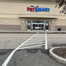 Exterior photo of PetSmart - Berlin, Connecticut Exterior photo of PetSmart - Berlin, Connecticut