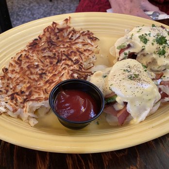 Evarista’s Comal Restaurant - Eggs Benedict - New American Near Me - Capitola, California Evarista’s Comal Restaurant - Eggs Benedict - New American Near Me - Capitola, California