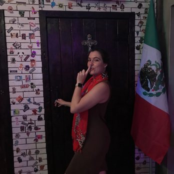 El Cuban Diner - Bathroom stall - Diners Near Me - Miami, Florida