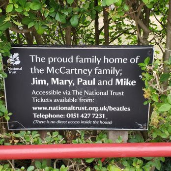Fab 4 Taxi Tours - Outside his house - Tours Near Me Fab 4 Taxi Tours - Outside his house - Tours Near Me