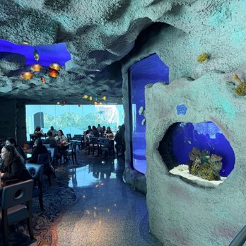 Aquarium Restaurant - Seafood Near Me - Houston, Texas