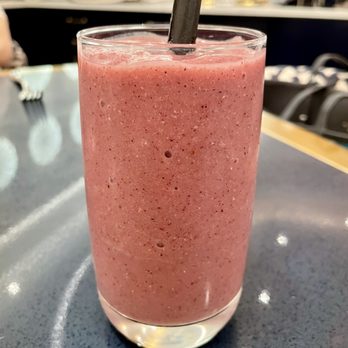 Vida - Mixed Berry Smoothie - American Near Me - Las Vegas, Nevada Vida - Mixed Berry Smoothie - American Near Me - Las Vegas, Nevada