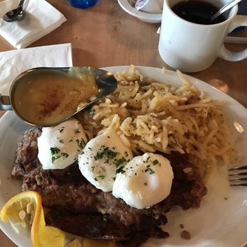 Brownstone Pancake Factory - Irish Benedict with homefries - Breakfast & Brunch Near Me - Edgewater, New Jersey