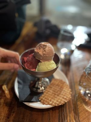 Mezzaluna Pasteria & Mozzarella Bar by null
