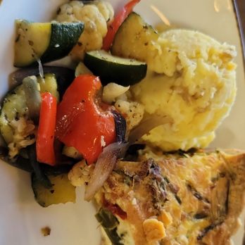 Linn's Restaurant - Asparagus and Goat Cheese Quiche - American Near Me - Cambria, California