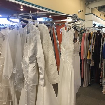 Unclaimed Baggage - Wedding dresses - Luggage Near Me - Scottsboro, Alabama Unclaimed Baggage - Wedding dresses - Luggage Near Me - Scottsboro, Alabama