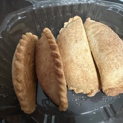 Juanys Bakery - Empanadas