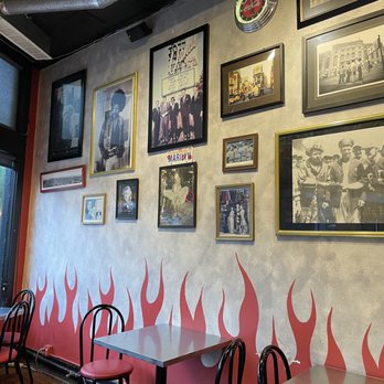 Ruffrano's Hell's Kitchen Pizza - Inside - Pizza Near Me - Manitou Springs, Colorado