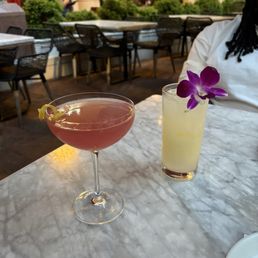 Cosmo & Pina no lata w/ rum Cosmo & Pina no lata w/ rum