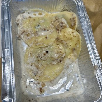 Da Carlo - Ravioli with walnut cream sauce - Tuscan Near Me - Selvatelle, PI