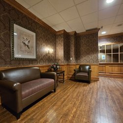 Shady Maple Smorgasbord - The huge women's bathroom that smells of vanilla