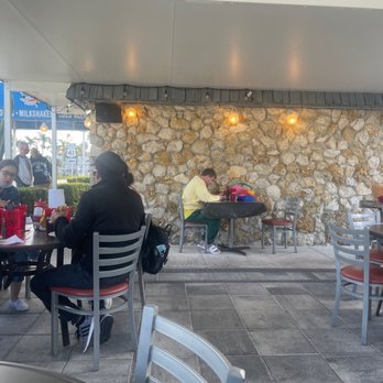 Brooks Burgers - Hot Dogs Near Me - Naples, Florida
