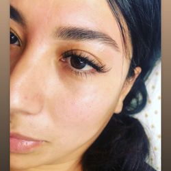 Chelsea Noel beauty - Classic lashes and brow shaping