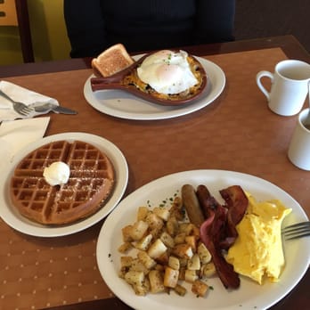 Le Peep - Belgian waffle combo and grande skillet - Breakfast & Brunch Near Me - Edison, New Jersey