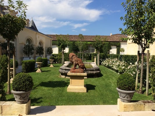 Château Haut-Brion by null