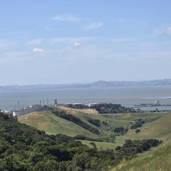 Crockett Hills Regional Park