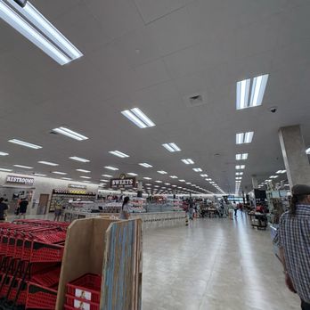 Buc-ees - Convenience Stores Near Me - San Marcos, Texas