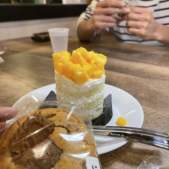 Gateau MJ Dessert Shop - Mango Cream Cake - Bakeries Near Me - Fairfax, Virginia