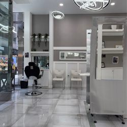 House of Beauty Eyebrow Threading - Inside of business