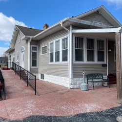 Headz Up Salon - Side entrance with ramp