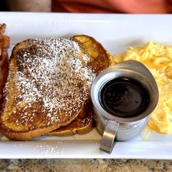 Mamas Kitchen - Bacon, French Toast with 2 Eggs Any Style