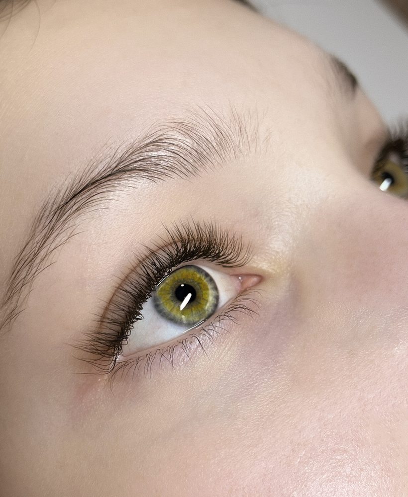 OS Lashes And Brows Beauty studio Logo