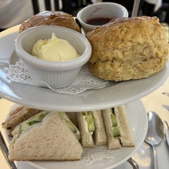 The Willow Tea Rooms - Scones with clotted cream and jam - British Near Me - Glasgow, GLG
