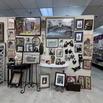 Paradise Mall - Antiques Near Me - Las Vegas, Nevada Paradise Mall - Antiques Near Me - Las Vegas, Nevada