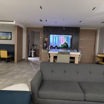 La Quinta by Wyndham McAlester - Lobby area - Hotels Near Me - McAlester, Oklahoma La Quinta by Wyndham McAlester - Lobby area - Hotels Near Me - McAlester, Oklahoma