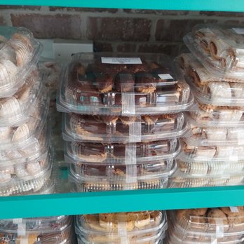 Toluca Bakery - Vegan cookies - Bakeries Near Me - Los Angeles, California